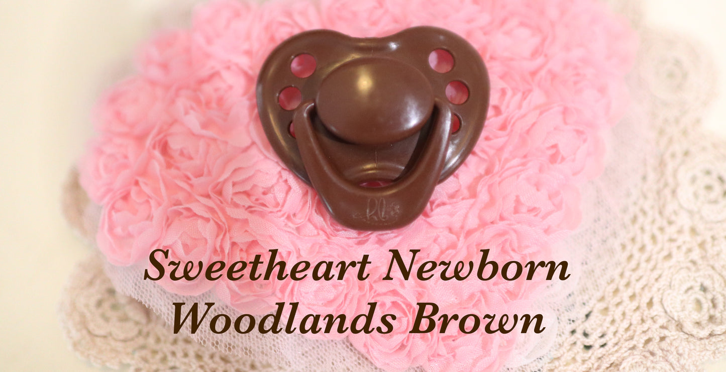 Honeybug Sweetheart Design Magnetic Dummy Brown (Newborn size)