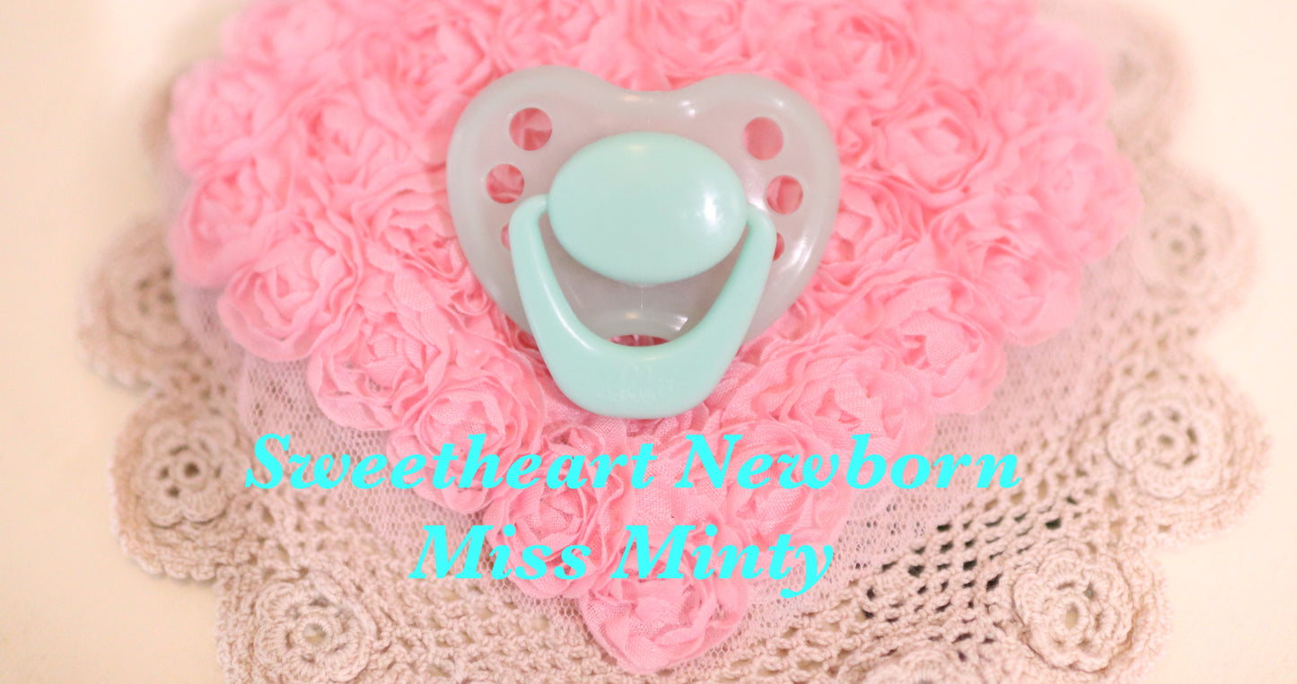 Honeybug Sweetheart Design Magnetic Dummy Miss Minty (Newborn size)