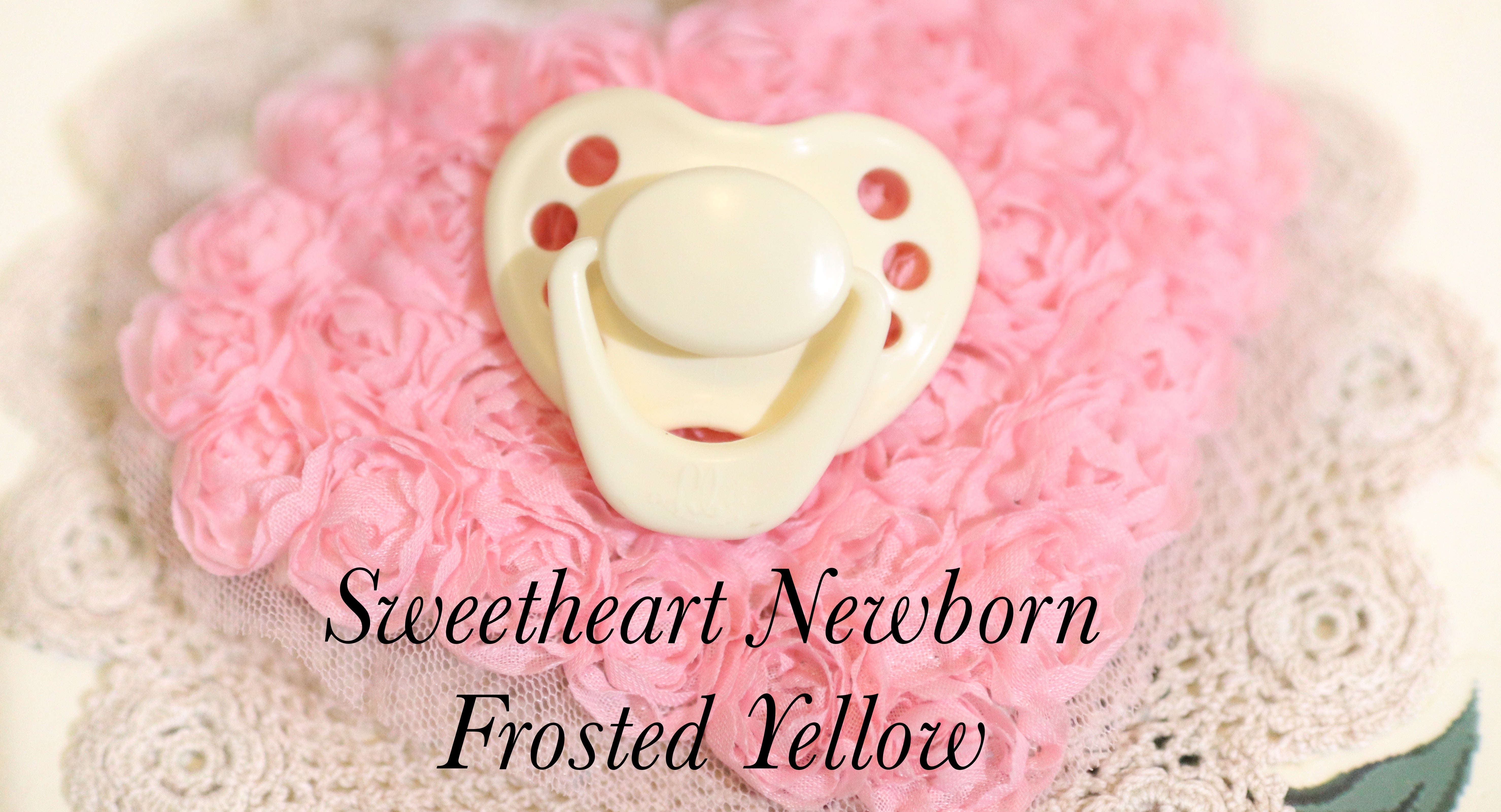 Honeybug Sweetheart Design Magnetic Dummy Frosted Yellow (Newborn size)